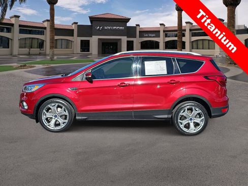 Used 2019 Ford Escape Titanium image 5