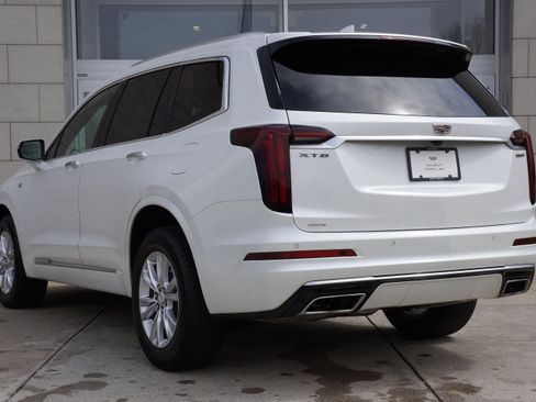 Used 2024 Cadillac XT6 Luxury AWD/4WD image 9