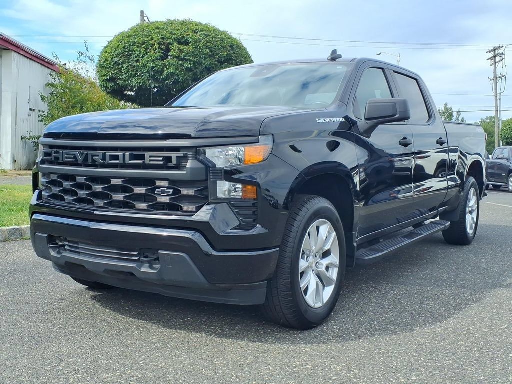 Used 2024 Chevrolet Silverado 1500 Custom AWD/4WD image 3
