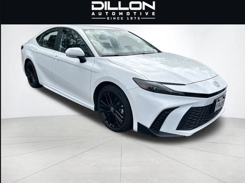 Used 2025 Toyota Camry SE FWD image 22
