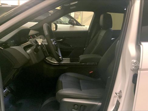 New 2026 Land Rover Range Rover Evoque Dynamic SE image 9