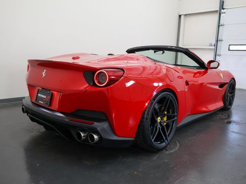 Used 2019 Ferrari Portofino RWD image 4