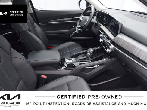 Used 2024 Kia Telluride EX w/ EX Captain's Chair Package image 17