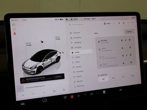 Used 2023 Tesla Model 3 Standard Range RWD image 31