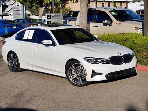 Used 2022 BMW 330i Sedan w/ Driving Assistance Package image 3