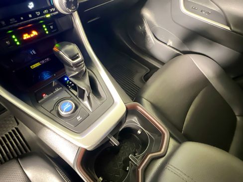 Used 2024 Toyota RAV4 Limited image 26