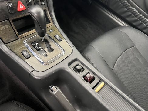 Used 2004 Mercedes-Benz SLK 32 AMG image 35
