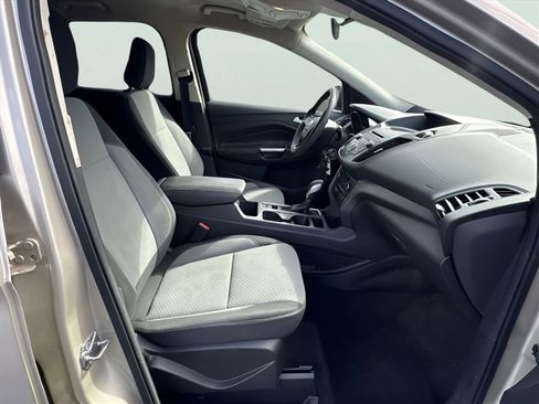 Used 2018 Ford Escape SE image 14