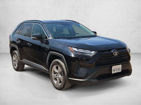 Used 2024 Toyota RAV4 XLE FWD image 3