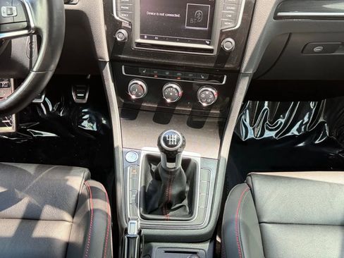 Used 2016 Volkswagen GTI SE FWD image 20