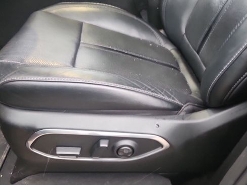 Used 2024 Jeep Wagoneer L Series II w/ Flexible Seating Group image 13