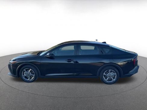 Used 2025 Kia K4 LXS image 9