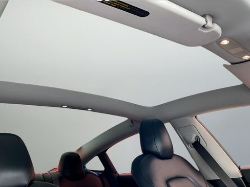 Used 2018 Tesla Model 3 Long Range RWD image 26