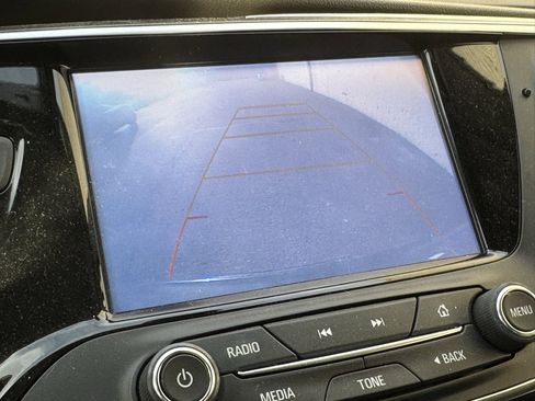 Used 2020 Buick Envision Essence image 24