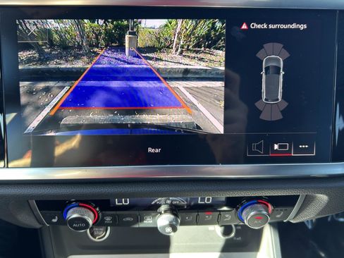 Certified 2025 Audi Q3 2.0T Premium w/ Convenience Package image 29