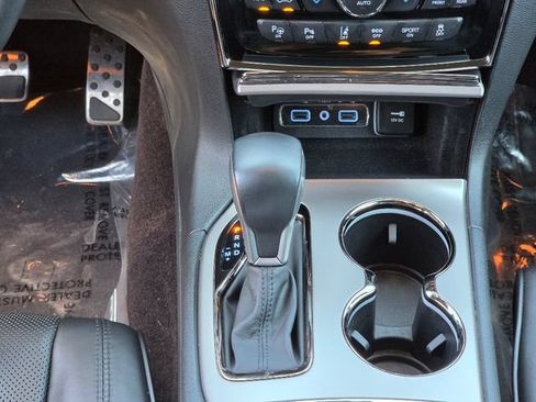 Used 2019 Jeep Grand Cherokee High Altitude AWD/4WD image 30