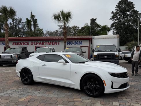Used 2019 Chevrolet Camaro LT w/ Technology Package image 3