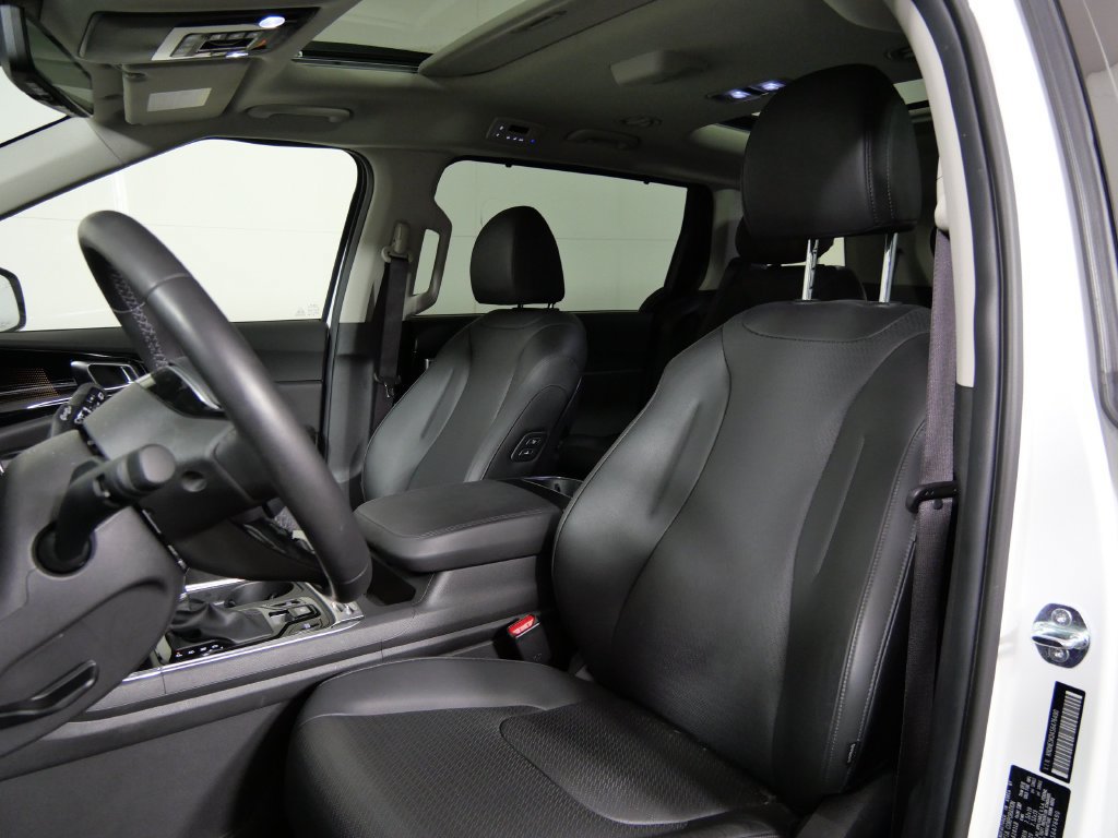 Used 2025 Kia Carnival SX Prestige FWD image 11