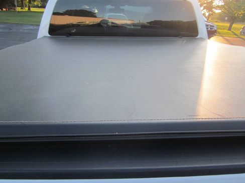 Used 2022 Chevrolet Colorado LT RWD image 13