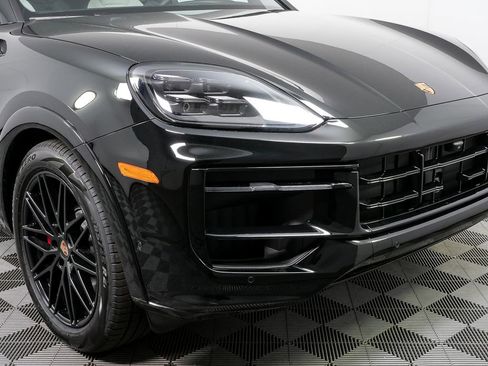 New 2026 Porsche Cayenne GTS image 41
