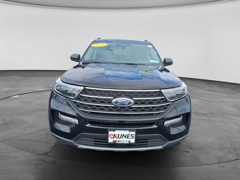 Used 2024 Ford Explorer XLT w/ Equipment Group 202A AWD/4WD image 13