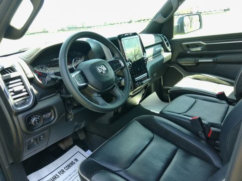 Used 2024 RAM 1500 Laramie AWD/4WD image 13