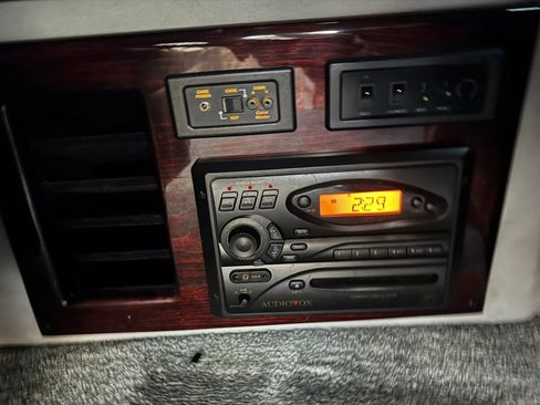 Used 2000 Dodge B1500 Van image 19