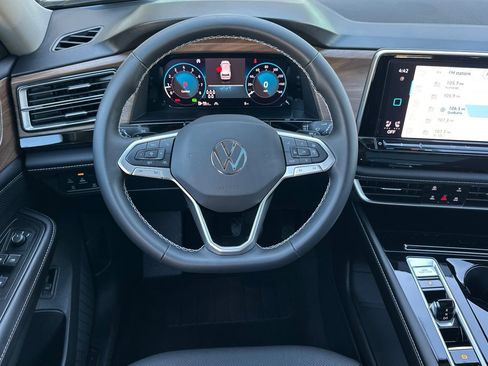 New 2026 Volkswagen Atlas SE FWD image 12