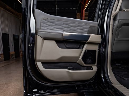 Used 2025 Ford F450 Platinum w/ Platinum Plus Package image 36