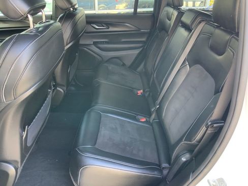 Certified 2023 Jeep Grand Cherokee Altitude RWD image 17