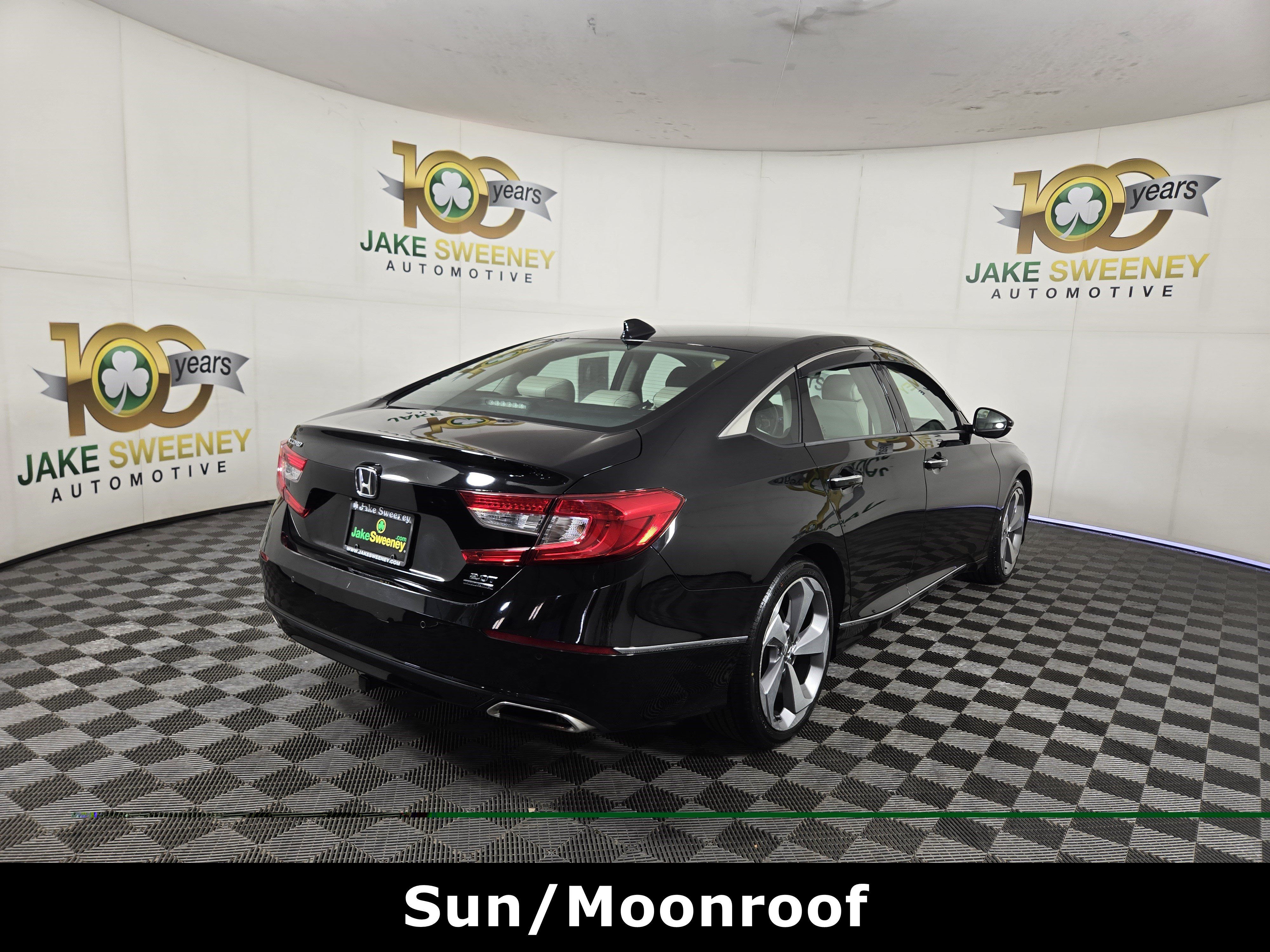 Used 2018 Honda Accord Touring image 9