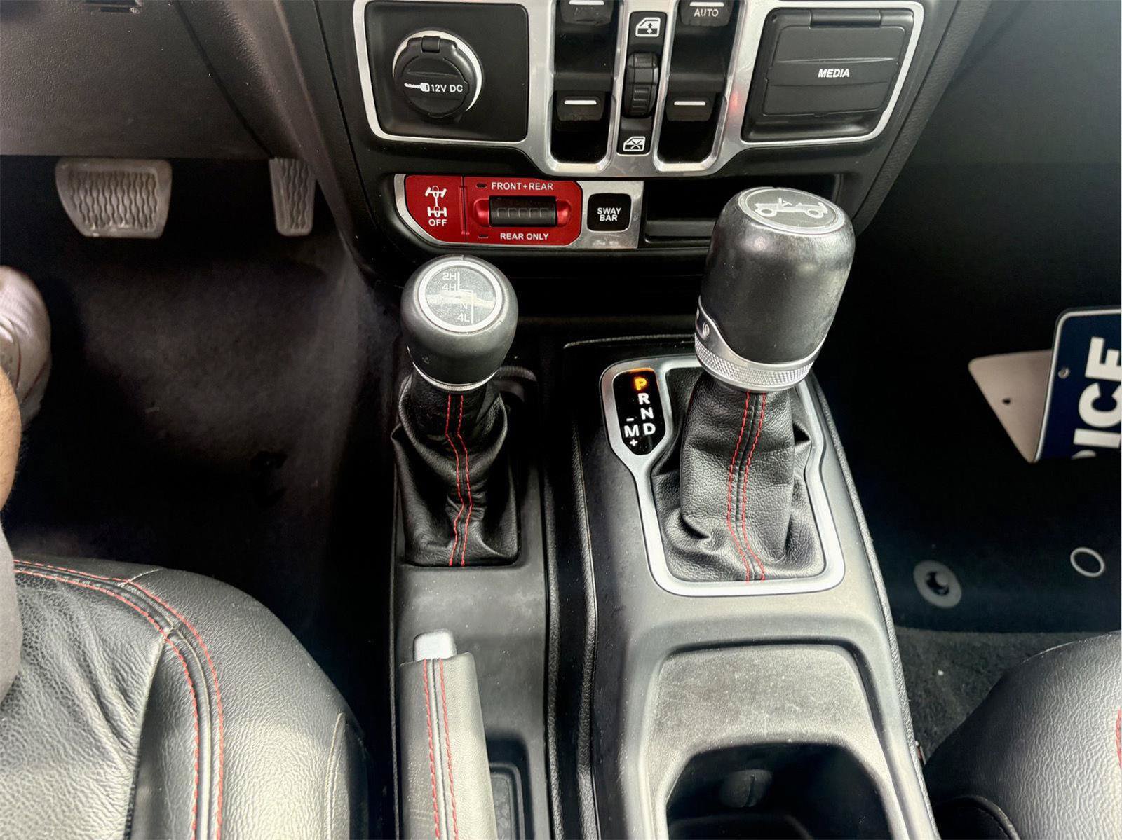 Used 2018 Jeep Wrangler Unlimited Rubicon AWD/4WD image 18