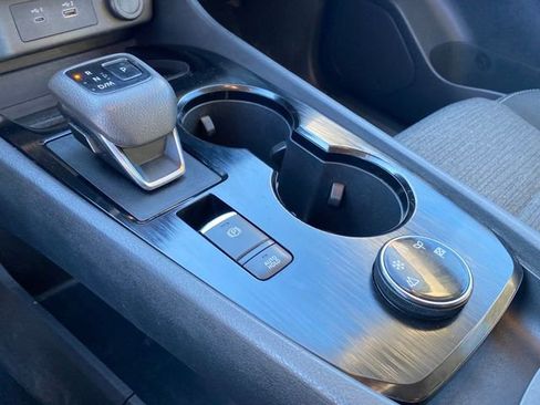 Used 2022 Nissan Rogue S image 11