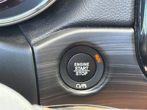 Used 2020 Jeep Grand Cherokee Limited RWD image 29