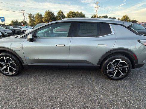 New 2026 Chevrolet Equinox EV LT FWD image 11