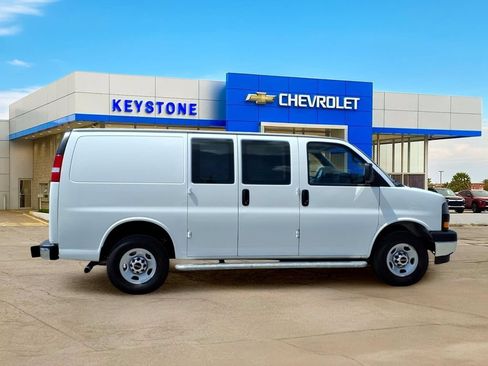 Used 2024 GMC Savana 2500 w/ Driver Convenience Package RWD image 8