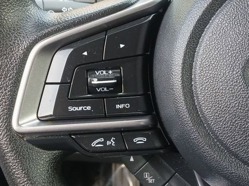 Used 2019 Subaru Crosstrek 2.0i w/ Eyesight System image 9