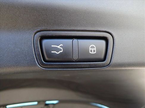 Used 2019 Alfa Romeo Stelvio Ti Lusso w/ Quick Order Package 22X Lusso image 9