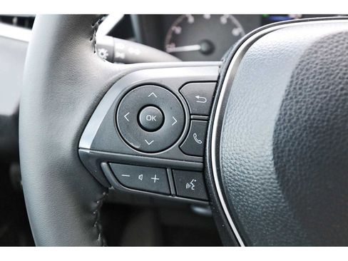 Used 2025 Toyota Corolla SE image 15