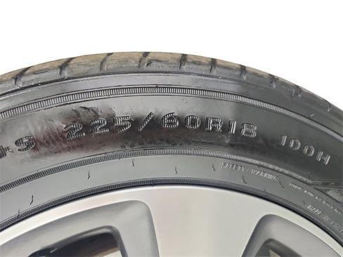 Used 2020 Jeep Cherokee Limited image 36