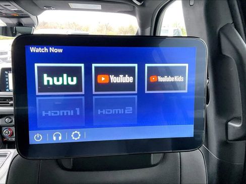 Used 2024 Chevrolet Suburban High Country w/ Advanced Technology Package image 39