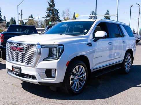 Used 2024 GMC Yukon Denali AWD/4WD image 3
