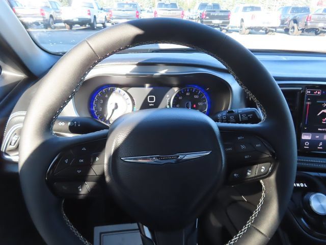Used 2026 Chrysler Pacifica Limited w/ S Appearance Package AWD/4WD image 36