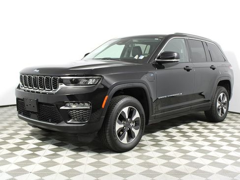 Used 2023 Jeep Grand Cherokee 4WD 4xe w/ Luxury Tech Group II image 23
