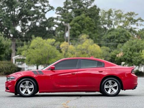 Used 2015 Dodge Charger SXT RWD image 8