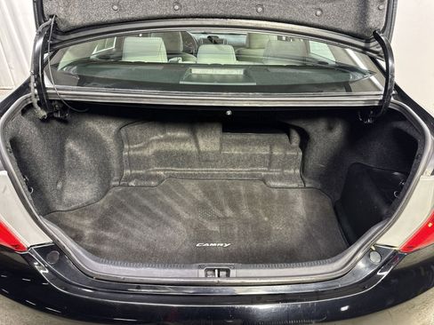 Used 2014 Toyota Camry XLE w/ Leather Package image 30
