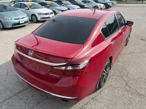 Used 2017 Honda Accord Sport image 4