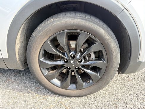 Used 2020 Kia Sorento S FWD image 9
