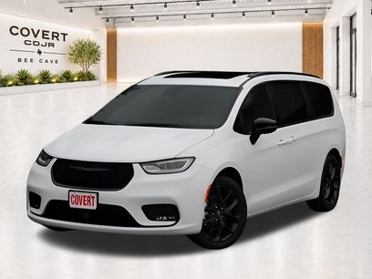 Used 2025 Chrysler Pacifica Limited