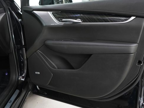 Used 2021 Cadillac XT6 Premium Luxury image 9